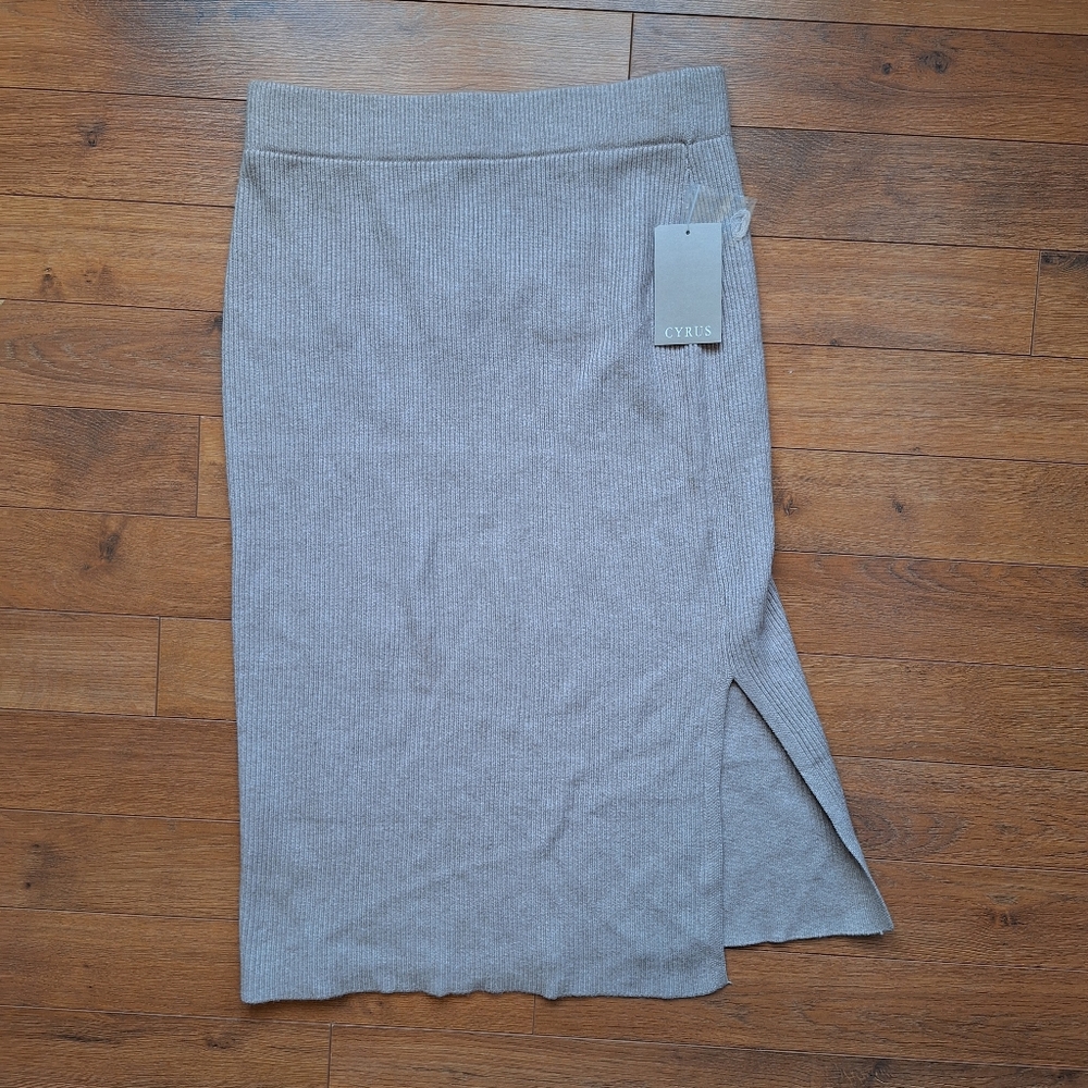 NWT! Cyrus Oatmeal Knit Ribbed Pencil Skirt Size Large